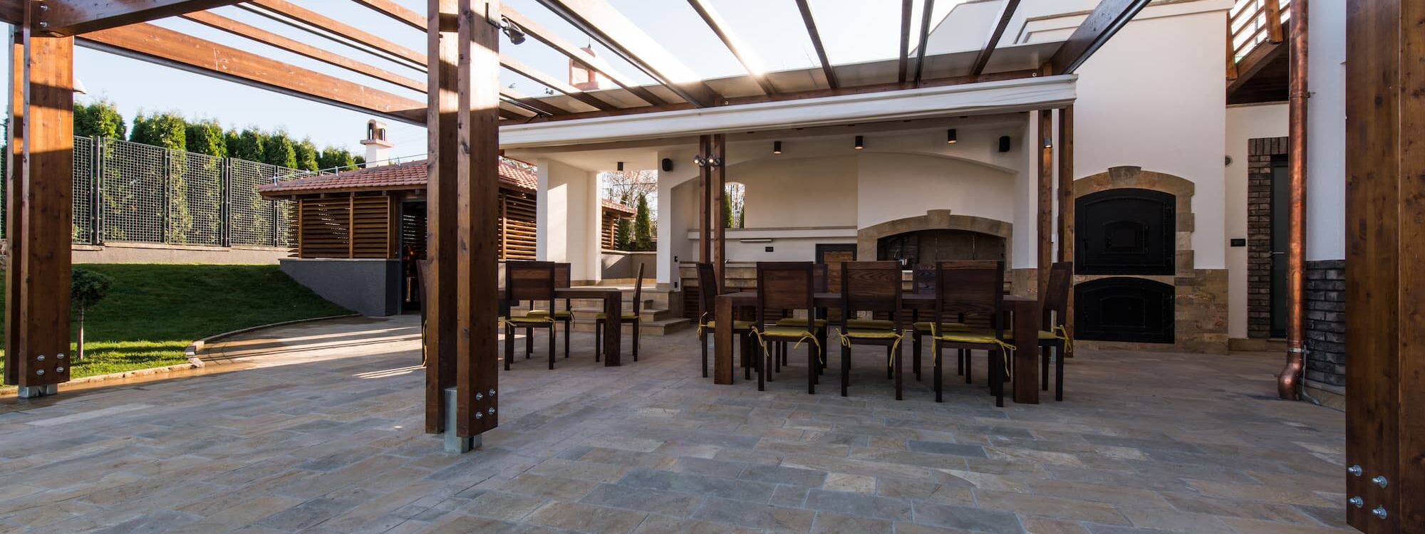 BIEN_CHOISIR_SOL_TERRASSE 2000X750 | Delta Est TP Dallage extérieur : comment bien choisir le sol de votre terrasse ? Montbéliard